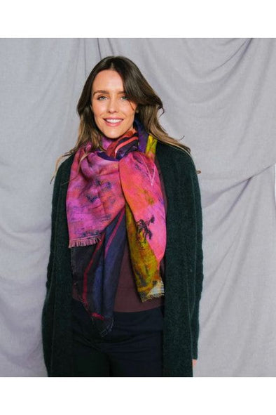 ESSENCE WOOL SCARF (130cm x 130cm)